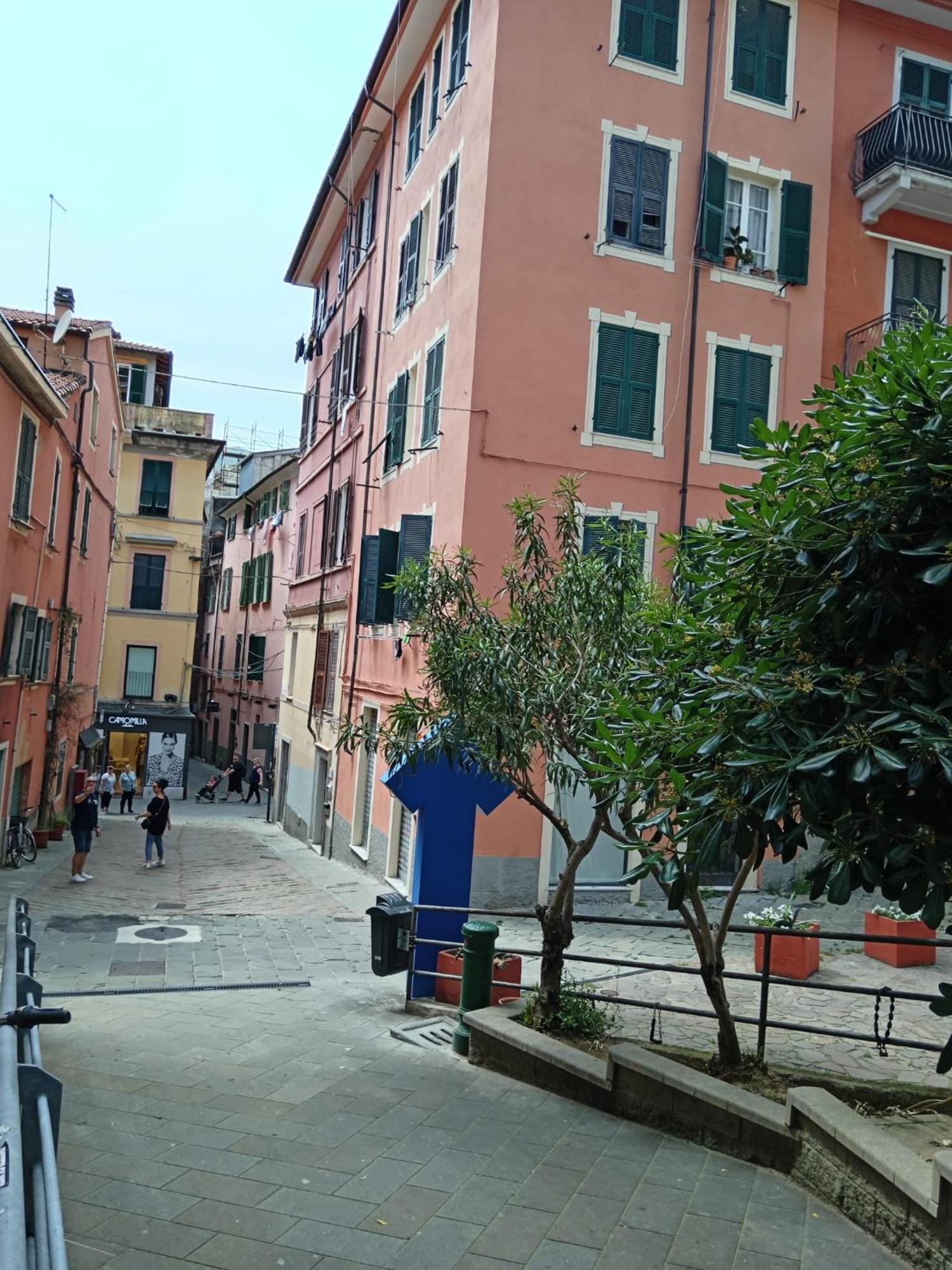 Indipendence Home La Spezia Buitenkant foto